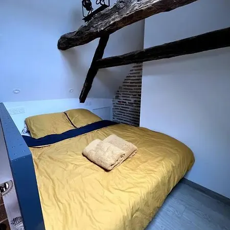 Maisonnette Dans Vieux Village Espere