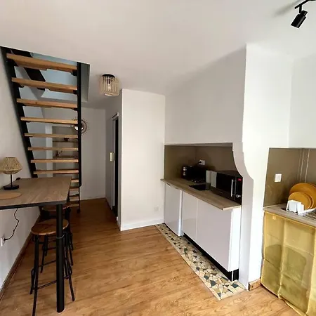 Maisonnette Dans Vieux Village Espere